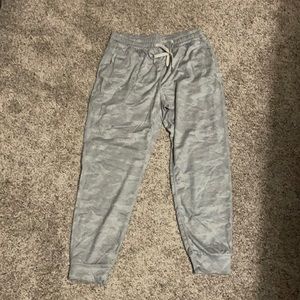 Vuori performance jogger, pale Heather camo